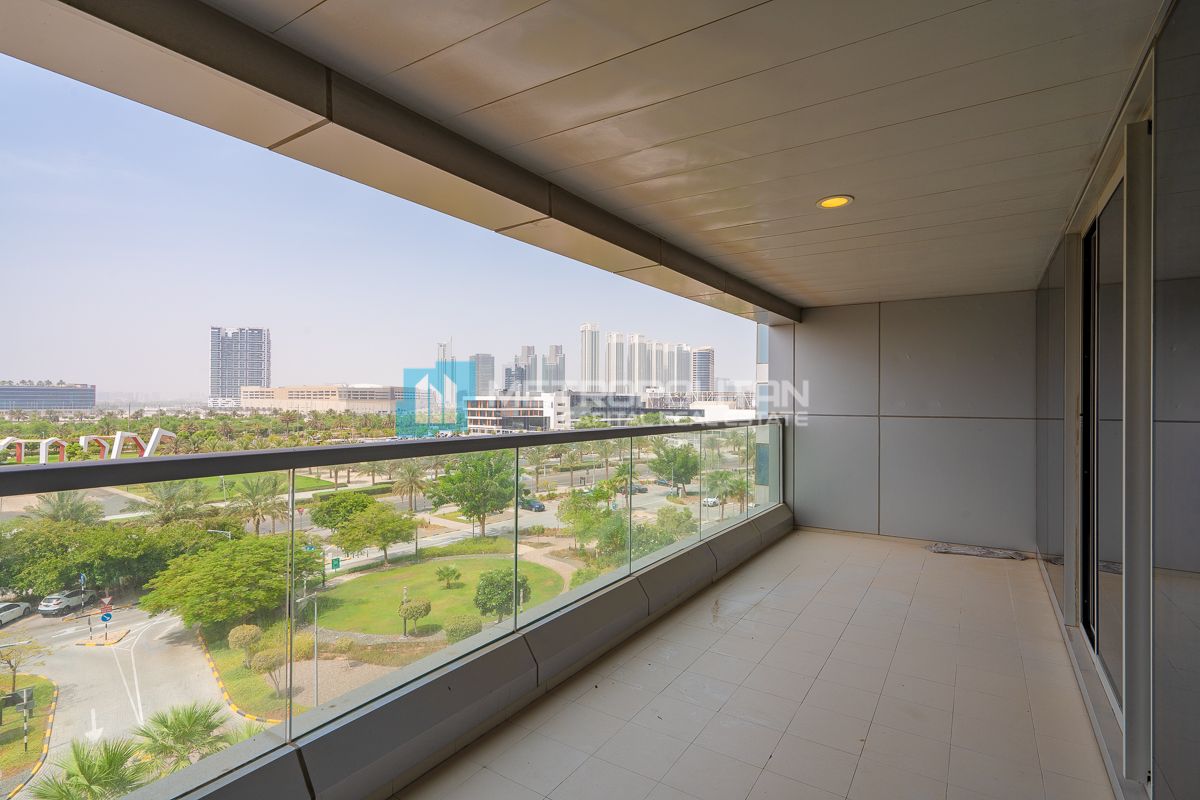 3BR+Huge Balcony | Unique townhouse | Prime Area