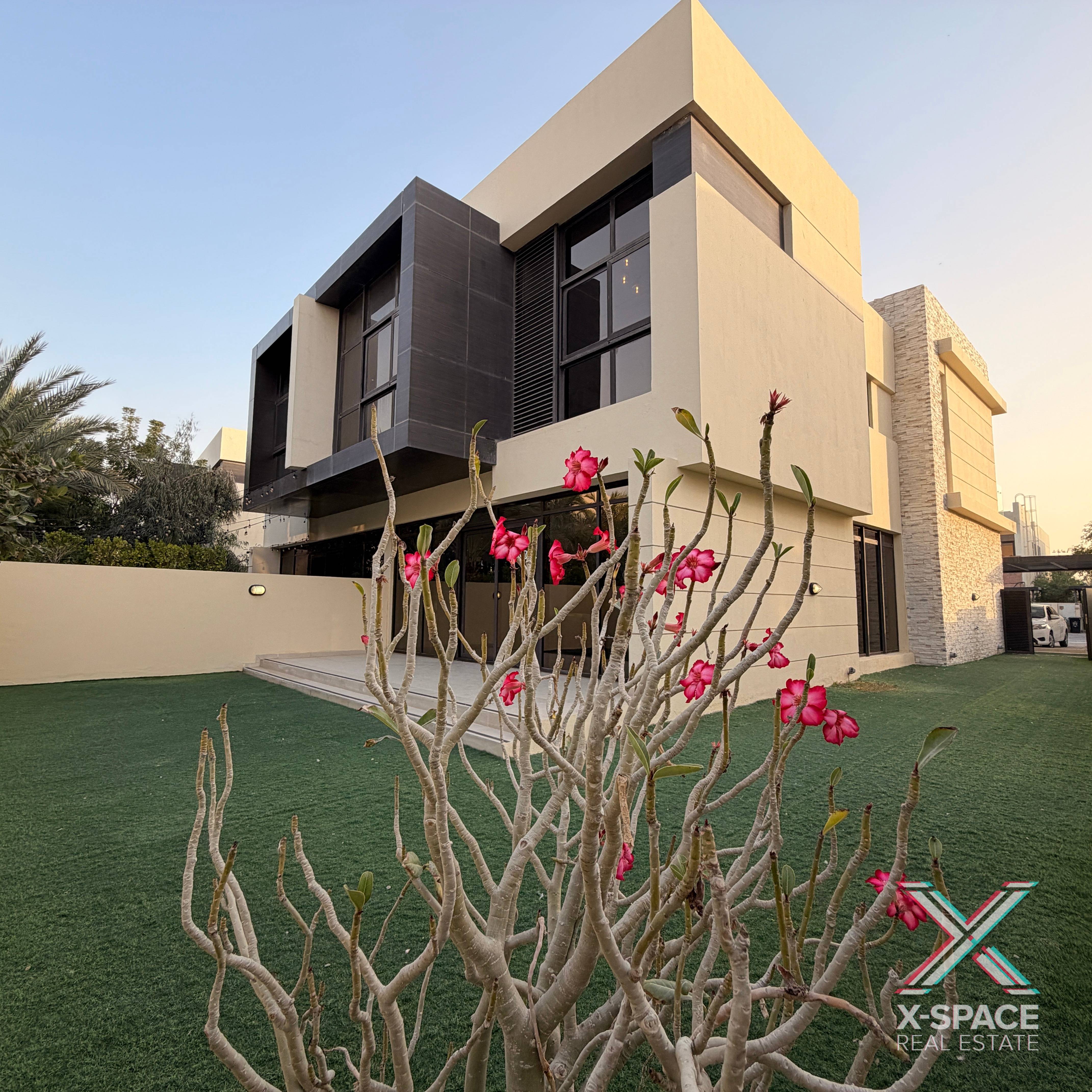 Fully furnished, Well Maintained Twin Villa