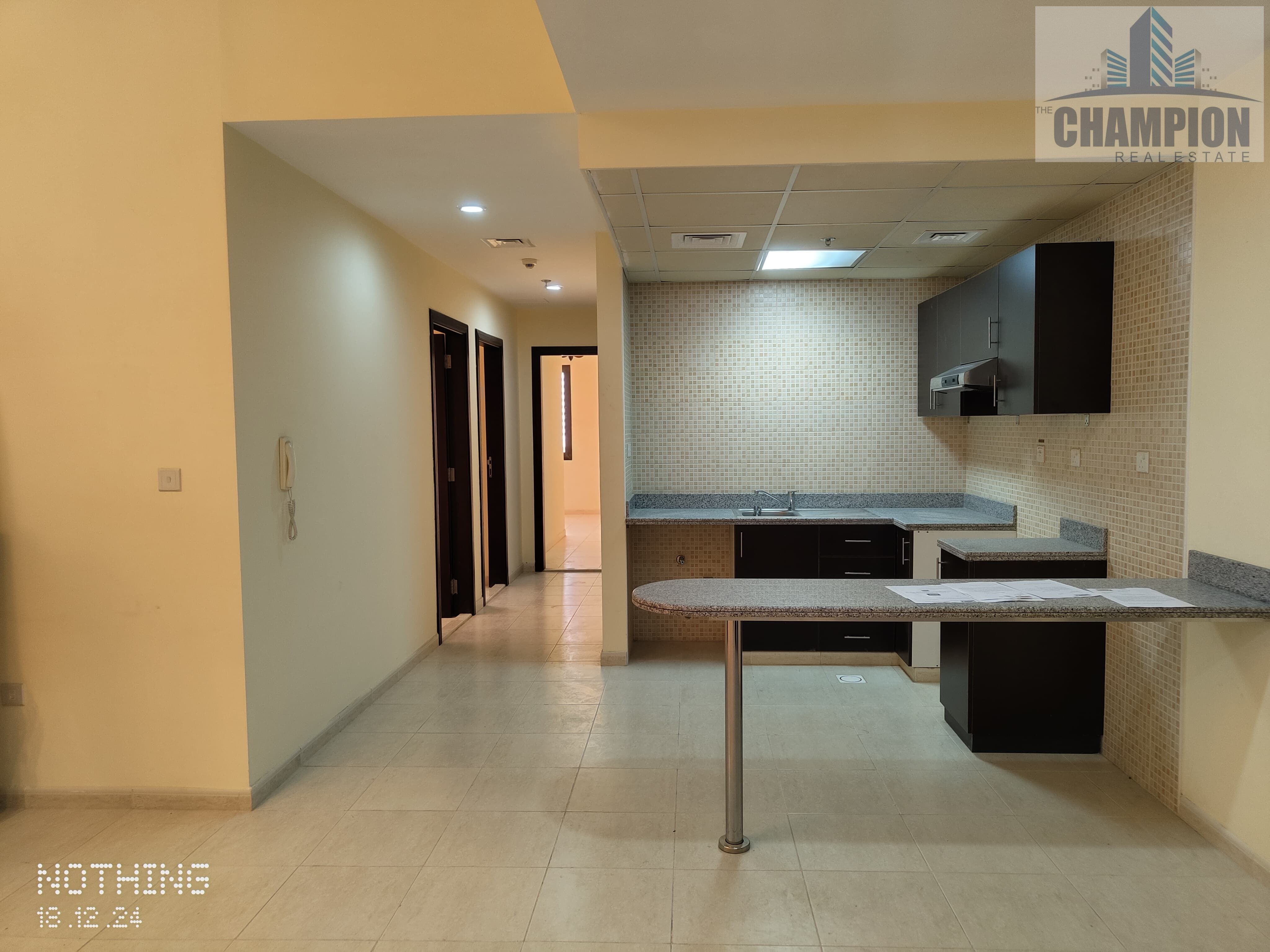 Ready 2 Move - Spacious & Vibrant - Near Souq Extra - Mid Floor - Prime location- Slightly Negotiable