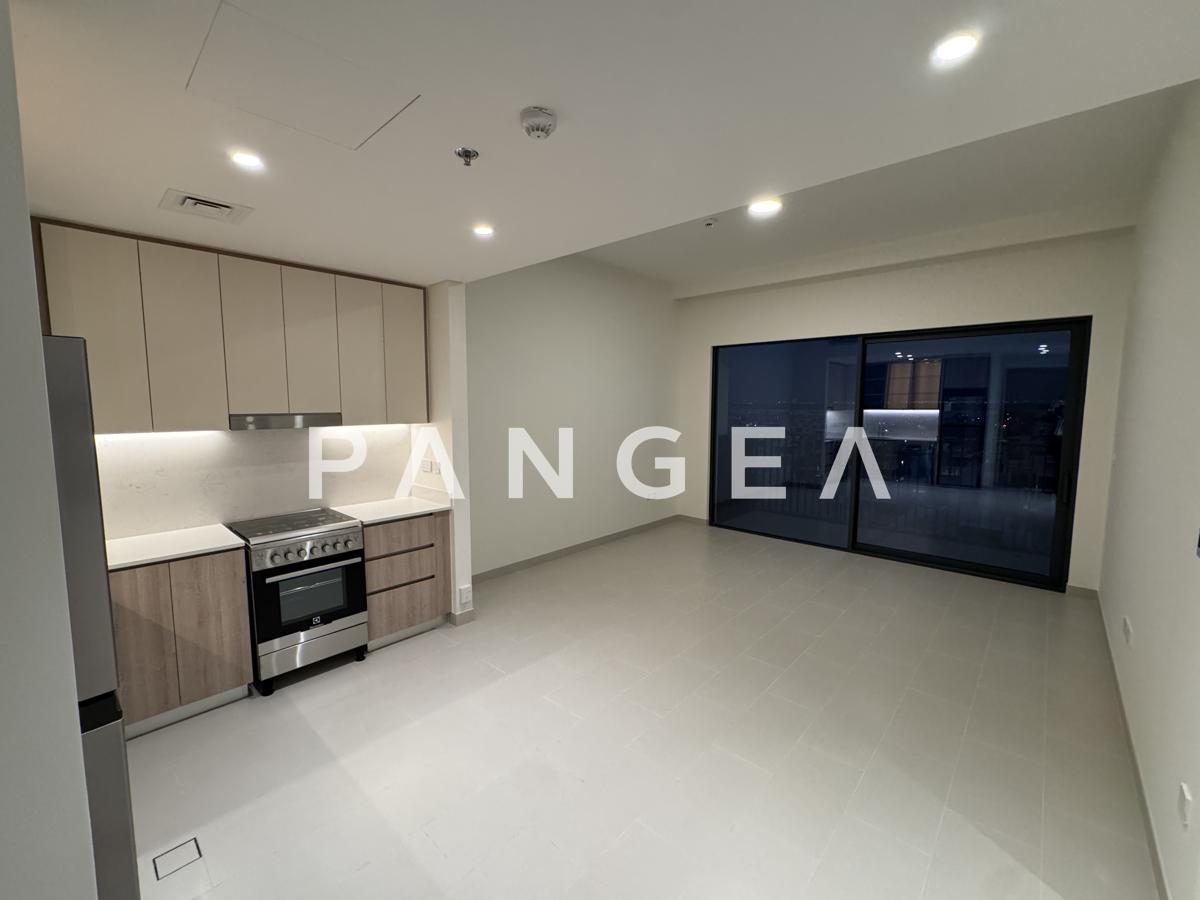 Flexible Cheques | Kitchen Equipped | Chiller Free