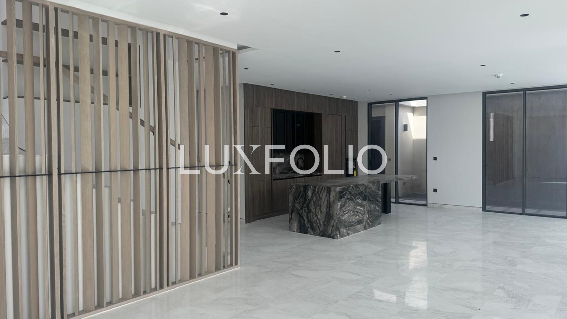 Furnished | Fully Upgraded | Close To Amenitites