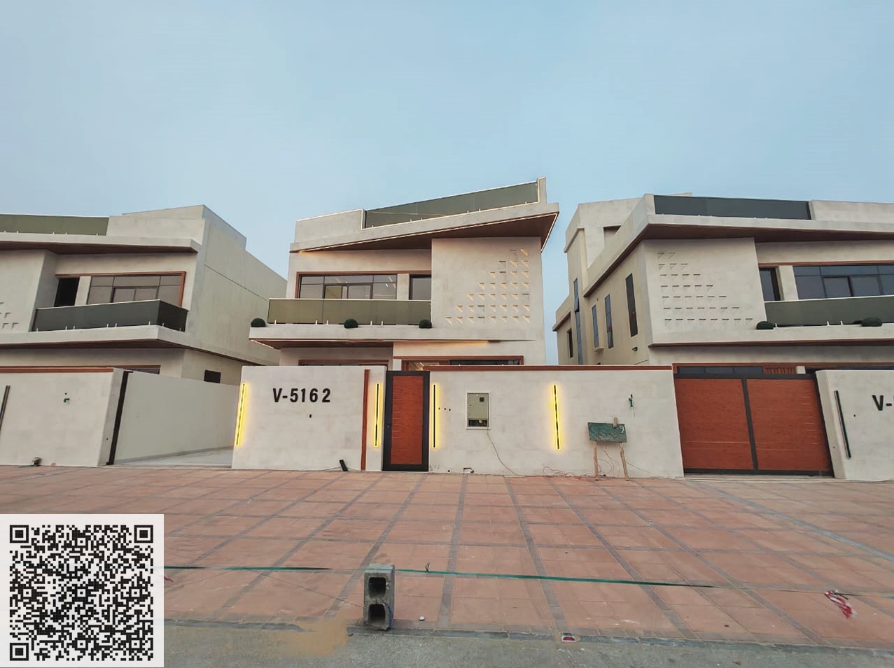 Modern villa for sale with private pool | Two floors + roof | Freehold for life | Fees included