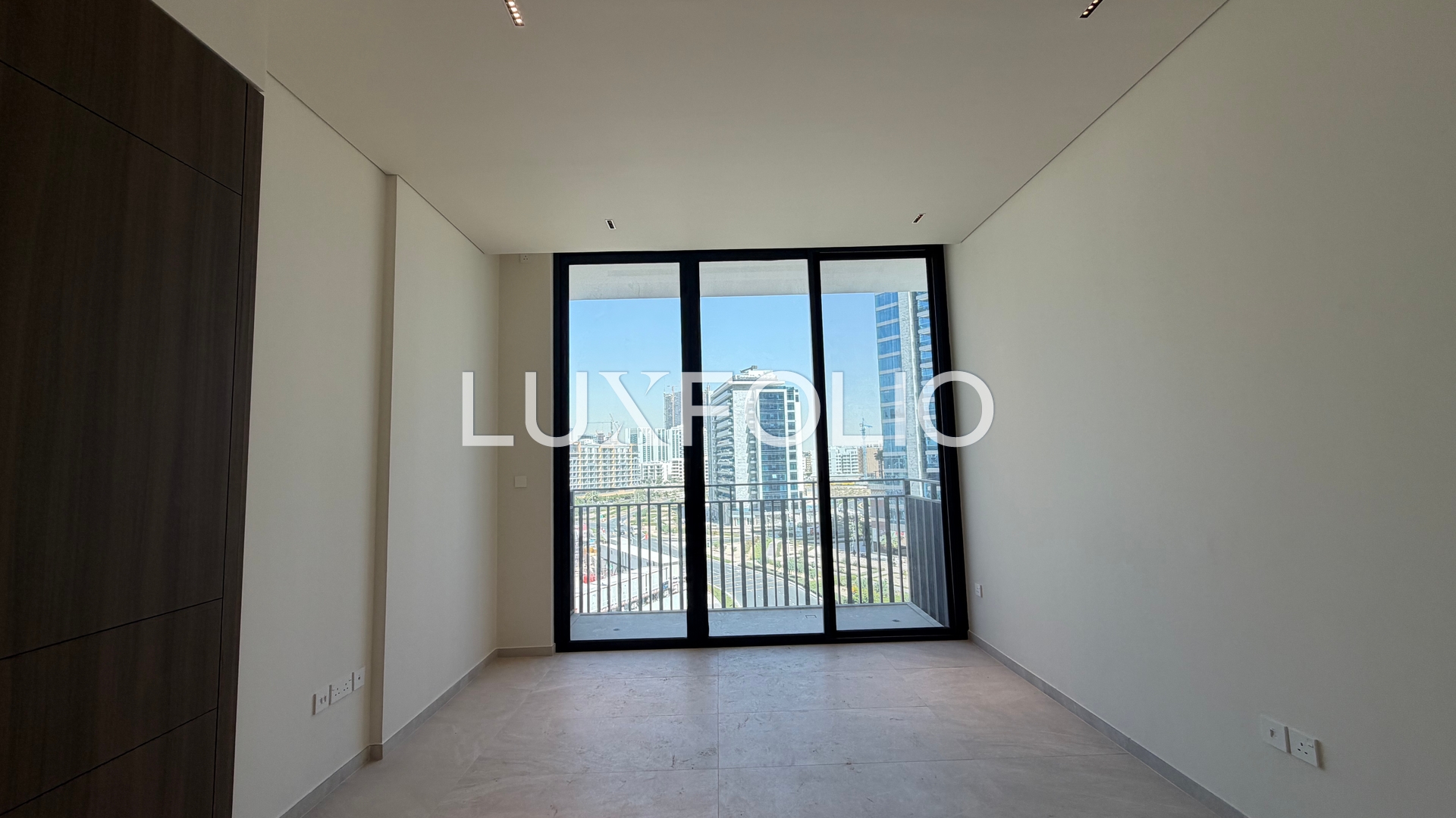 Brand New | Corner Unit | Ready To Move