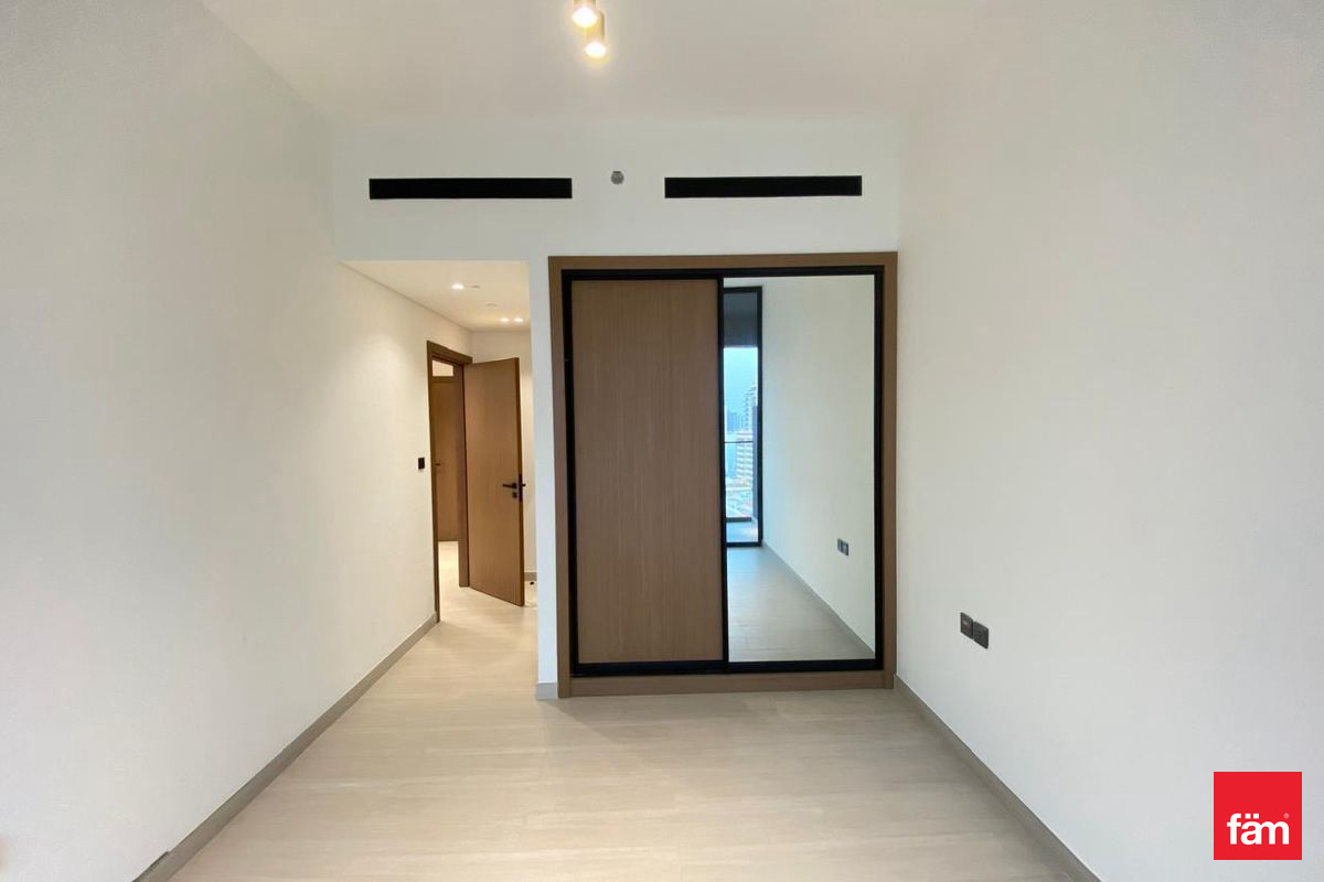 Modern 1br | Pool View | Prime Jvc