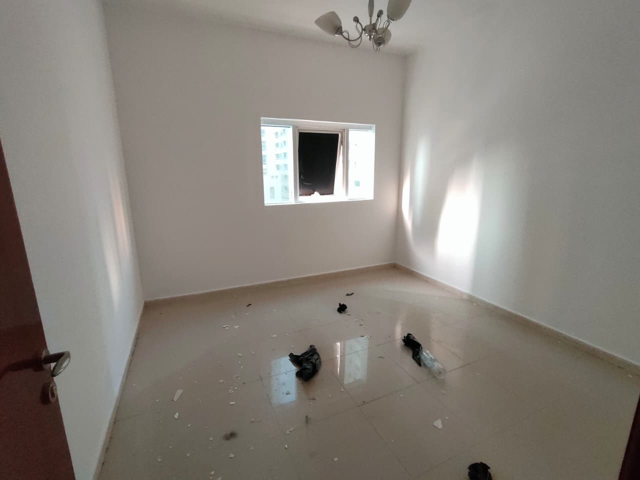 One-bedroom apartment with a living room in Al Khan, featuring a beautiful open view, central air conditioning, and a prime location on the Dubai exit