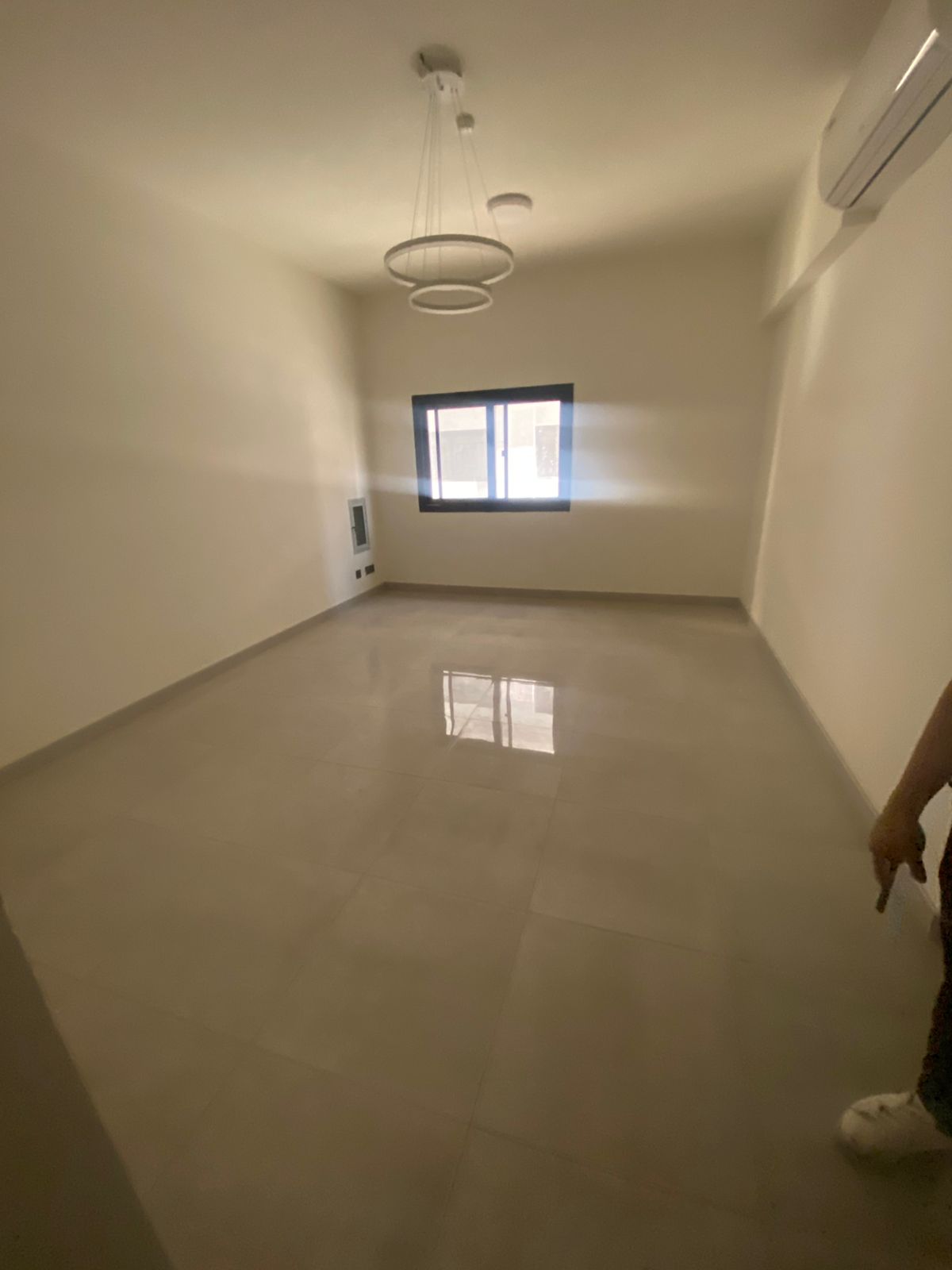 For Rent – Al Majaz 2 Spacious apartment in Sharjah – Easy access to Dubai Large spaces – Prime location 2 Bedrooms + Living Room 1 B