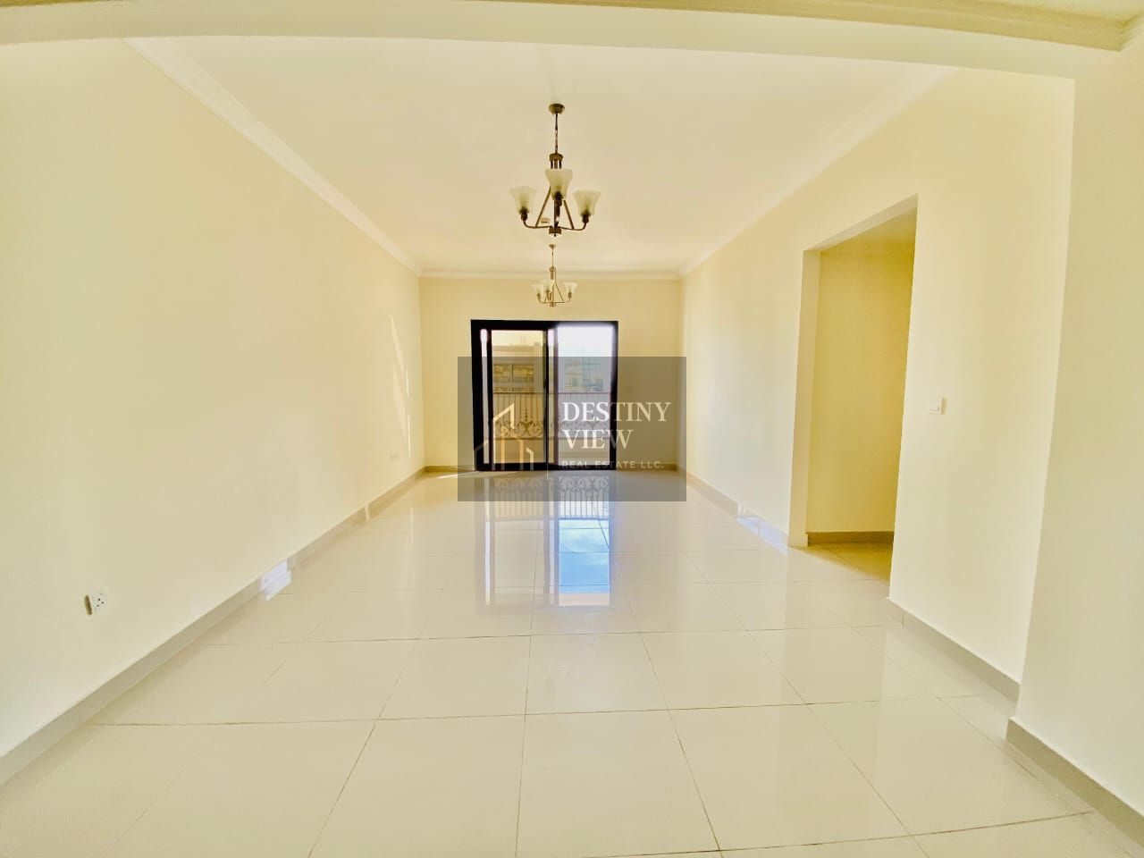 Lavish 3 bedroom 3bathroom with balcony parking@ wardrob 1 parking free just rent 68k