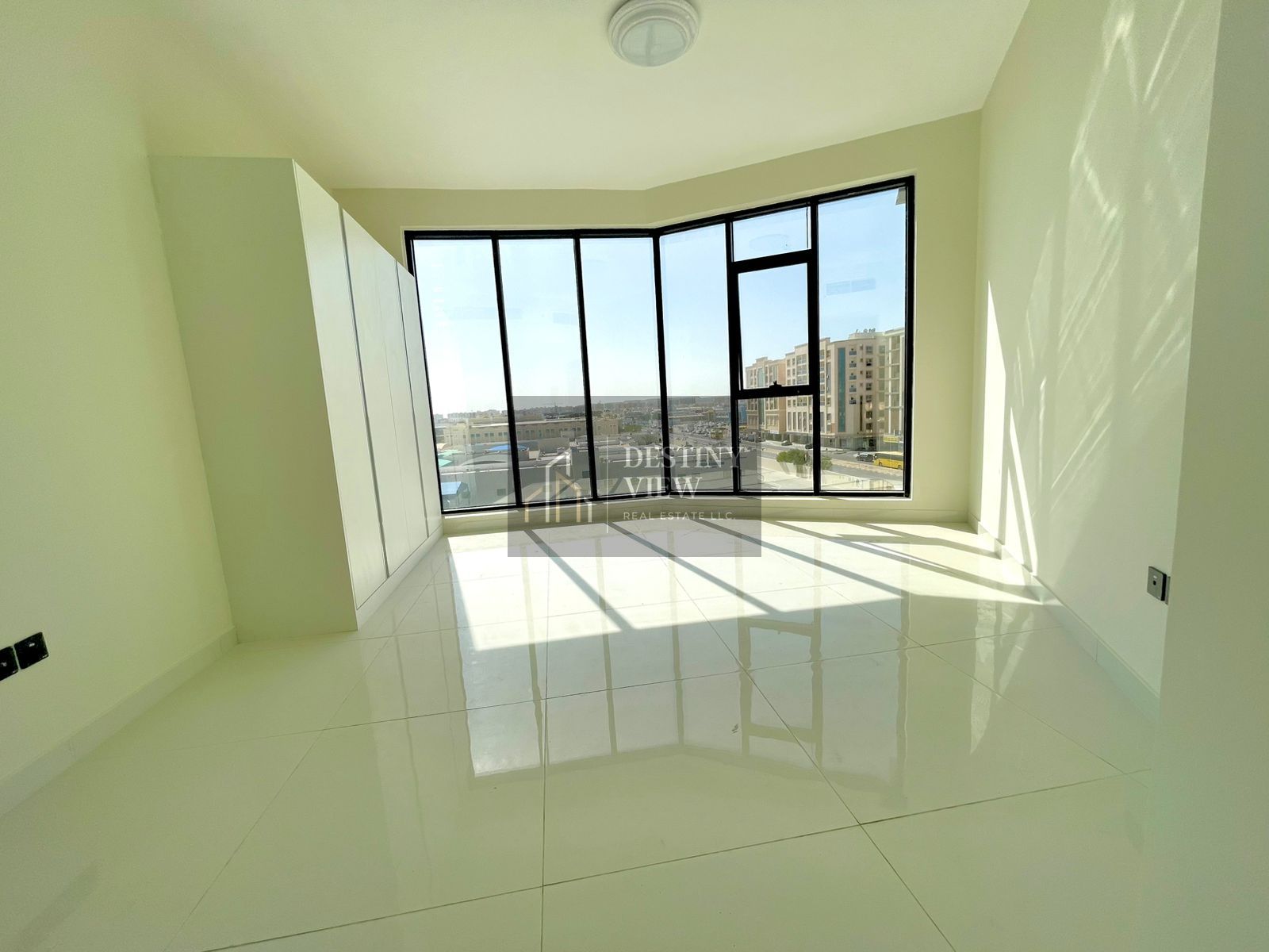 Brand new Building lavish 2bhk 3 Bathroom with Balcony wardrobe And One Parking Free just rent 70k