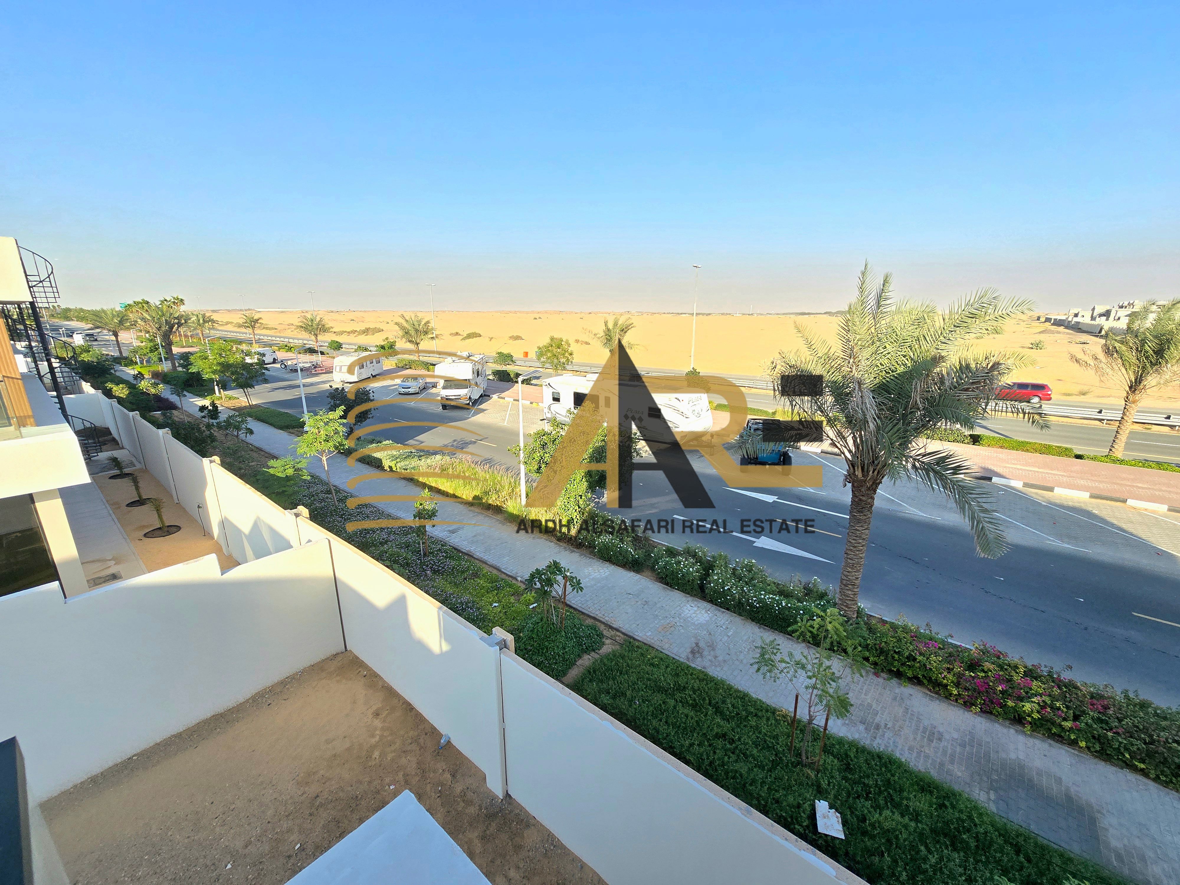 **Spacious luxury villa in a quiet area, ideal for families, featuring a pool, garden, and gara
