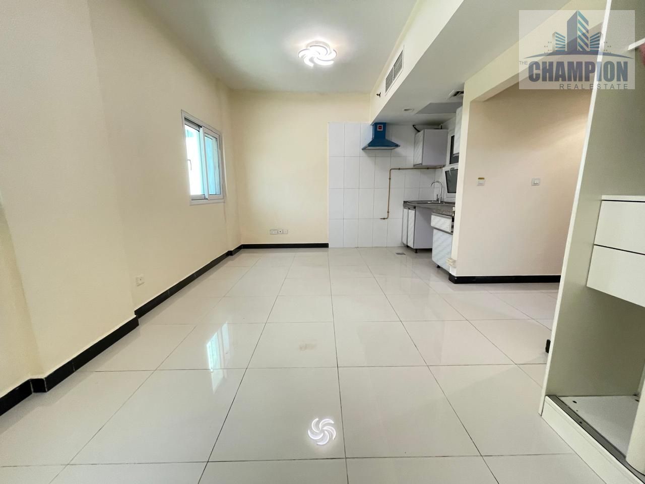 Studio : rent 38K : gym ; 1 covered parking
