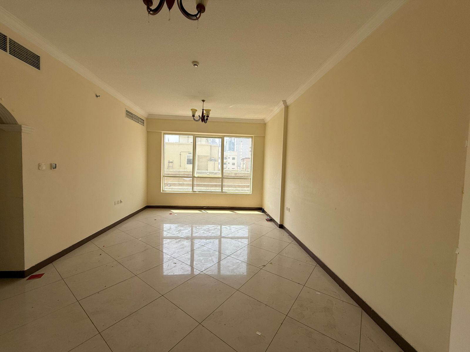 Spacious 2 Bedrooms + Living Room 1 Month Free Free Gym Access
