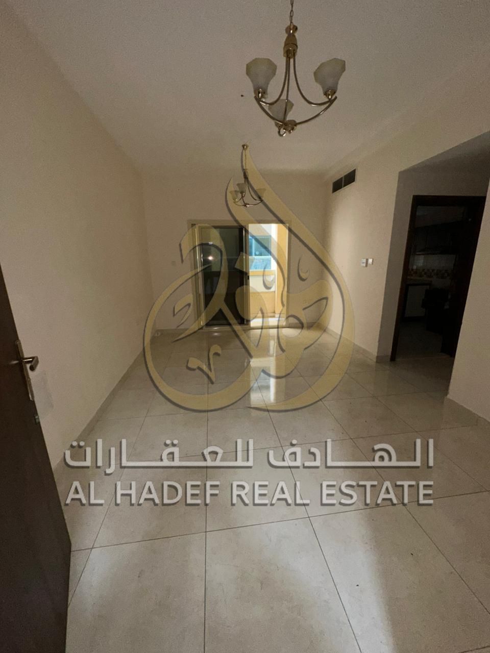 One-bedroom apartment for annual rent in Al Majaz 3, Sharjah. Good size, with 2 bathrooms and a practical kitchen. Payment in 4 installments at a reas