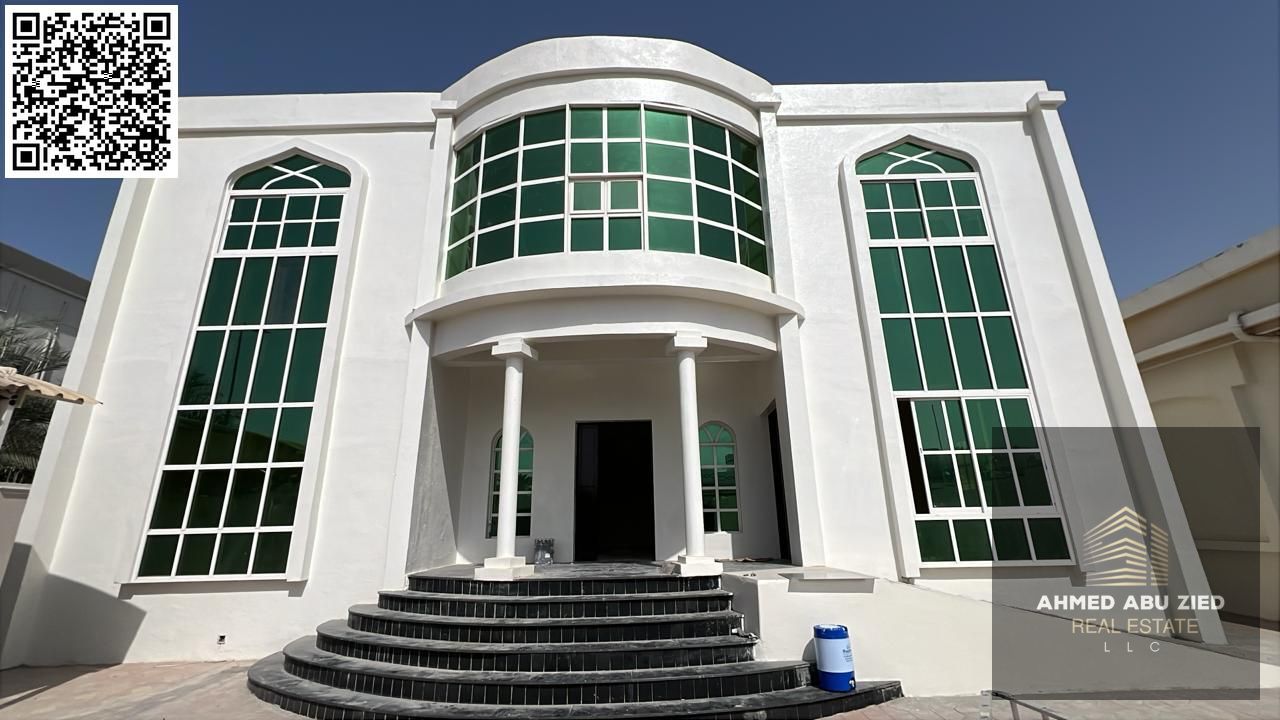 Villa in Al Hamidiyah, 7 master bedrooms, with a separate living room and majlis, a very large yard, a shaded parking space, a maid's room, and 2 kitc