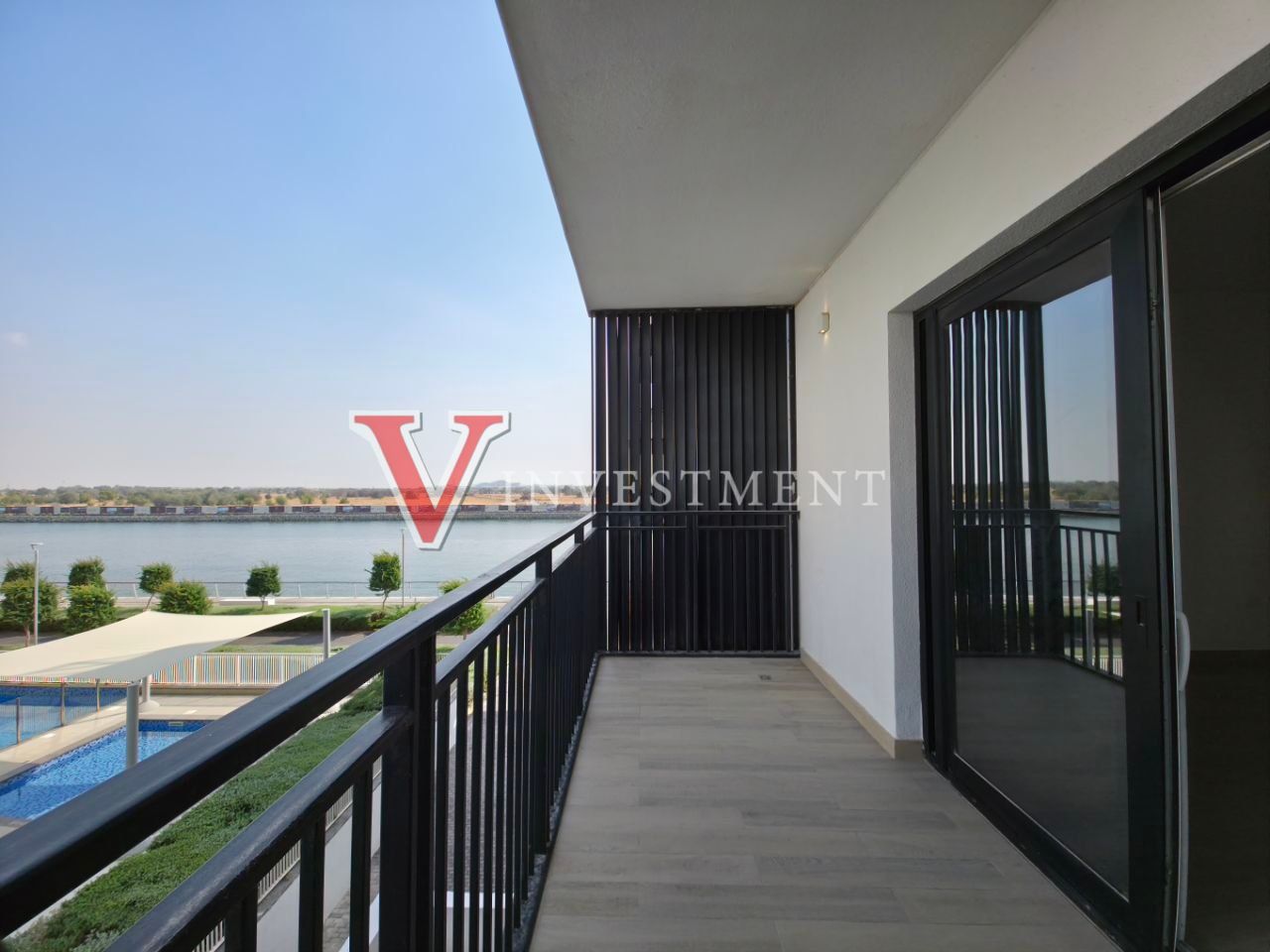 Super Hot Deal | Spacious 1-Bd Canal View
