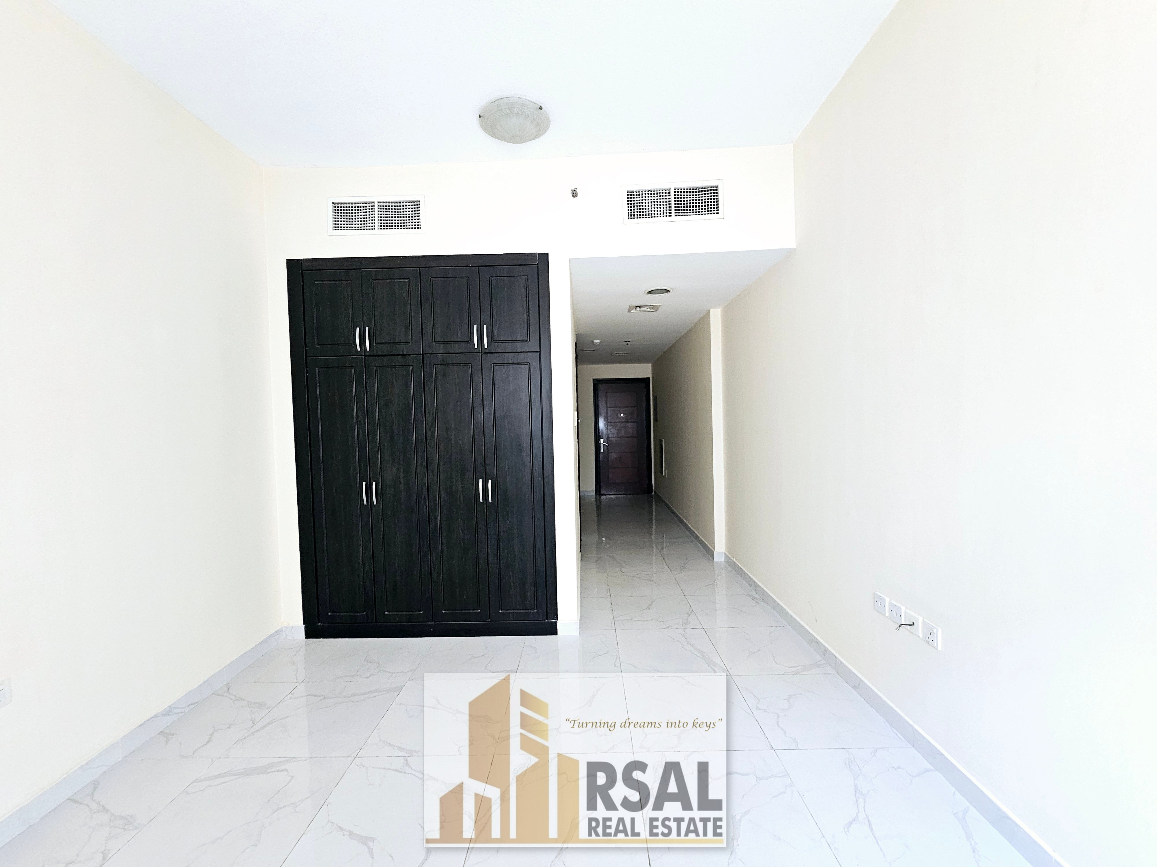 Lavish family Studio/Close kitchen/Ready to move/EASY Payment/Near to New Muwaileh Park