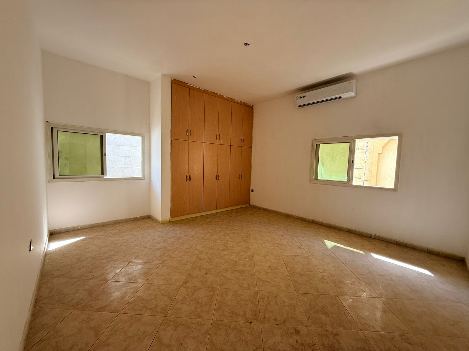 Elegant fully renovated villa on the Corniche, 4 bedrooms plus maid room, luxury finishes, very close to Ajman exit, prime sea view location