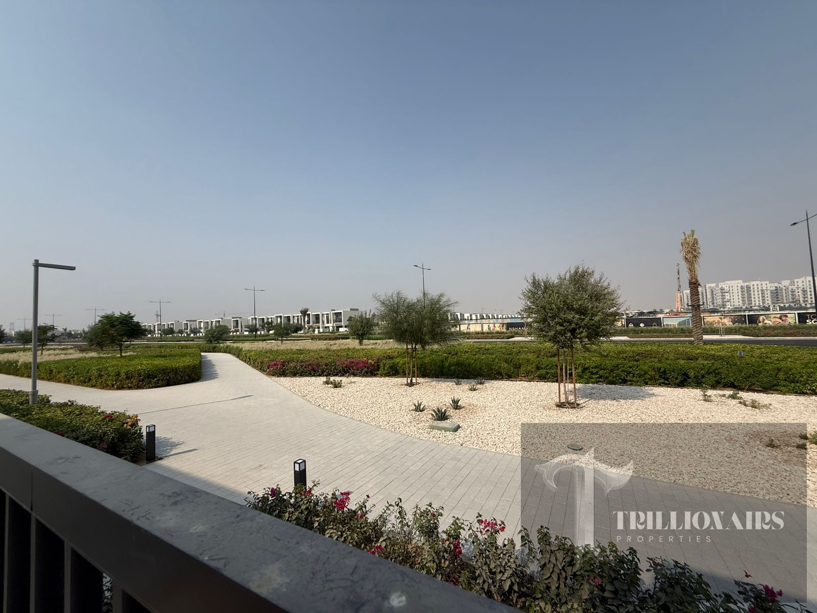 EXCLUSIVE | 6 CHEQUES | PRIME LOCATION | SINGLE ROW | BRAND NEW | KEYS IN HANDS