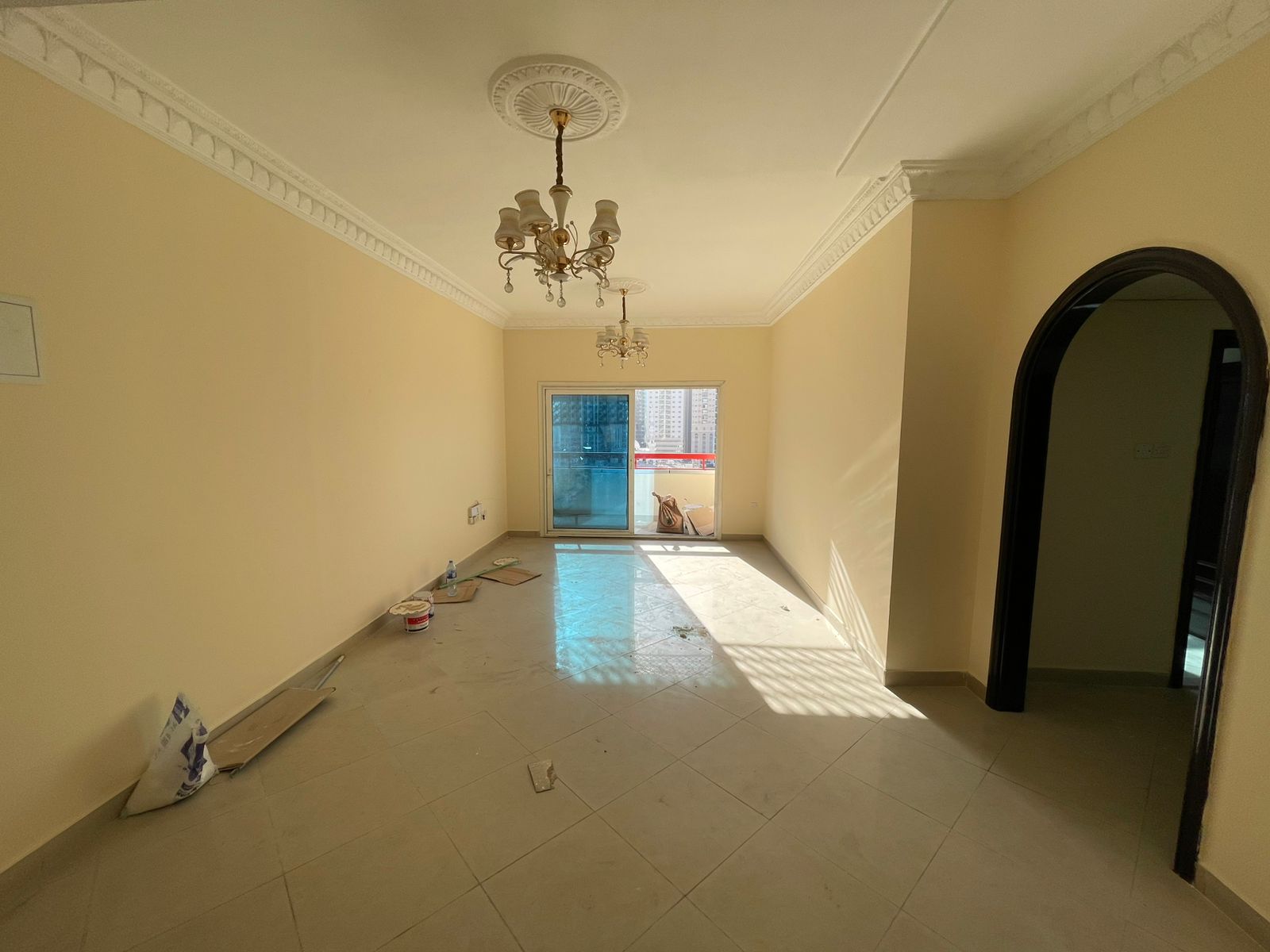 Free parking + open view with balcony, prime lively location near malls & cafes.