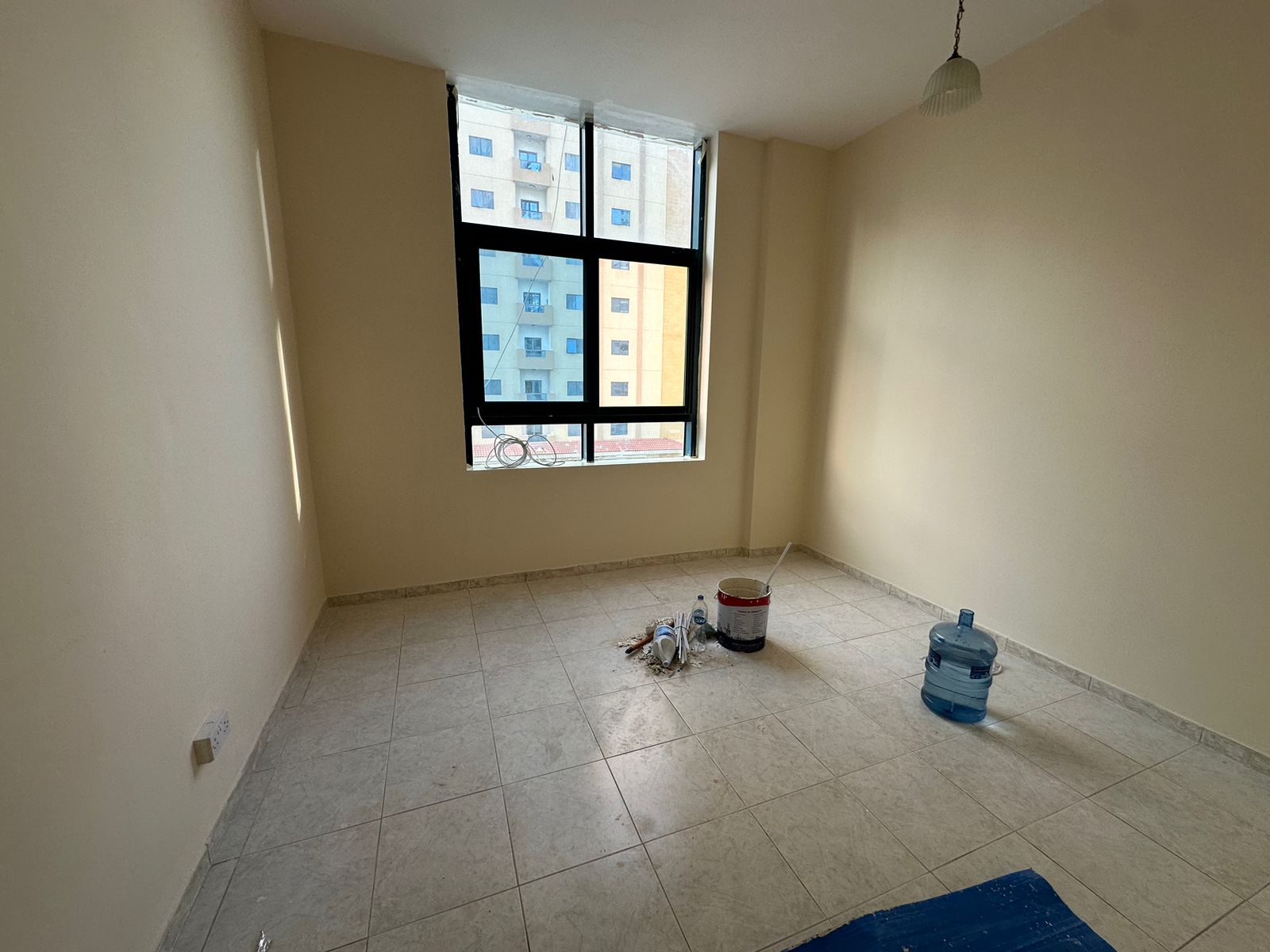 Store, spacious area, sea view