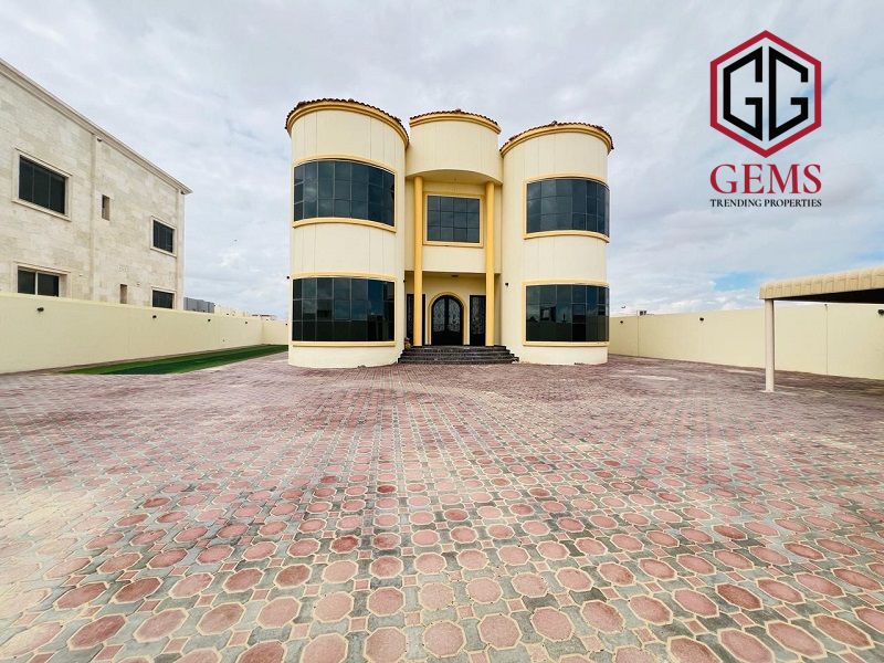 BIG PLOT | MAID ROOM | OUTSTANDING VILLA