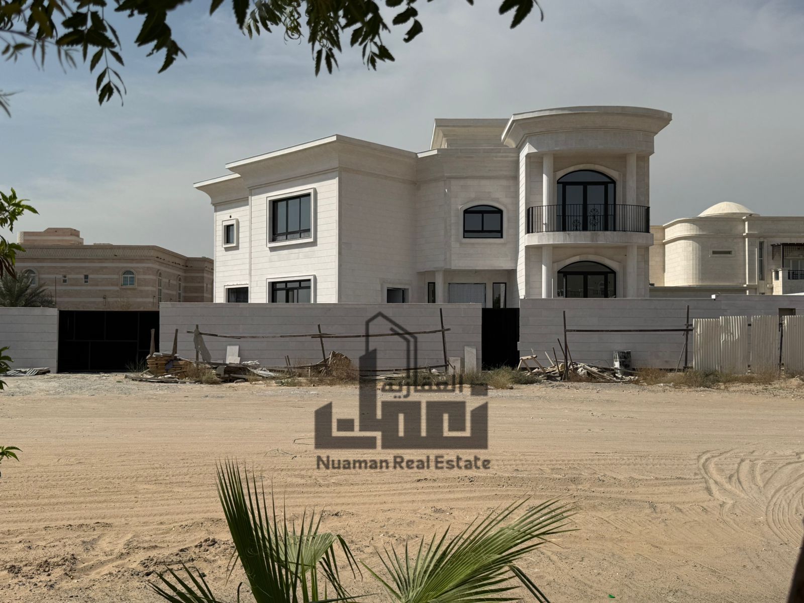 Luxury Villa for Rent in Al Suyouh 3 – Sharjah, Elegant White Stone Finish, Two Floors, 6 Master Bedrooms, Family Lounge, Majlis with Dining