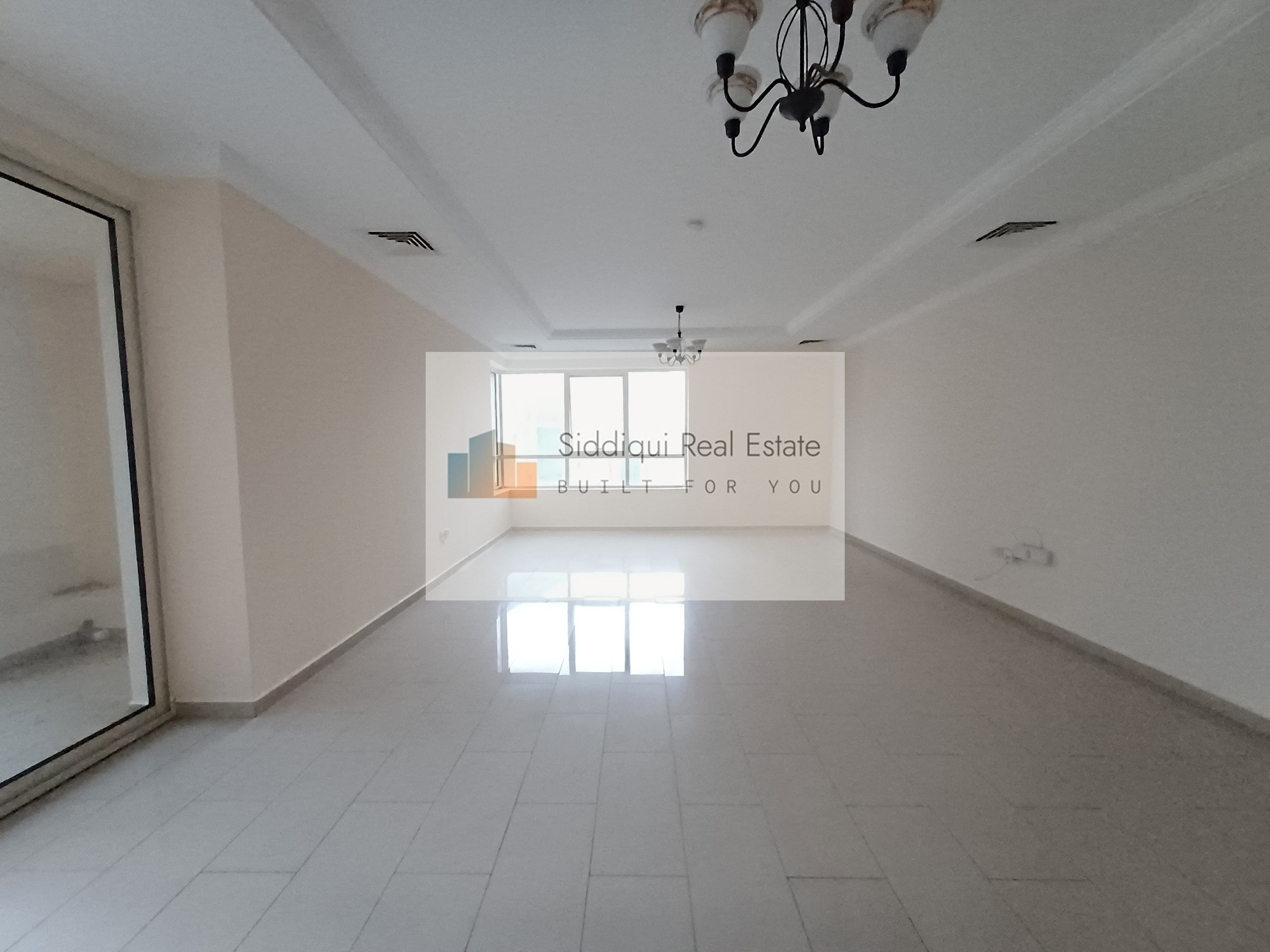 Huge 3bhk chillier free made room with Gym,pool,basketball everything free very close to Sahara center available in Al Nahda Sharjah