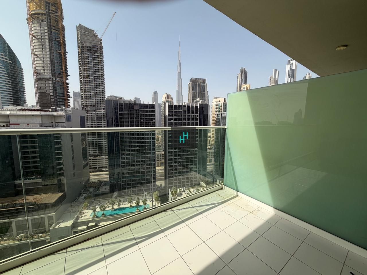 Bright & Furnished - heart of Business Bay - VACANT