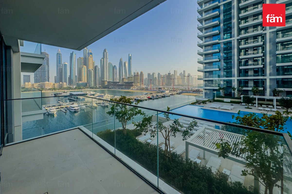FULL SEA & MARINA VIEWS | PRIME BEACHFRONT LIVING