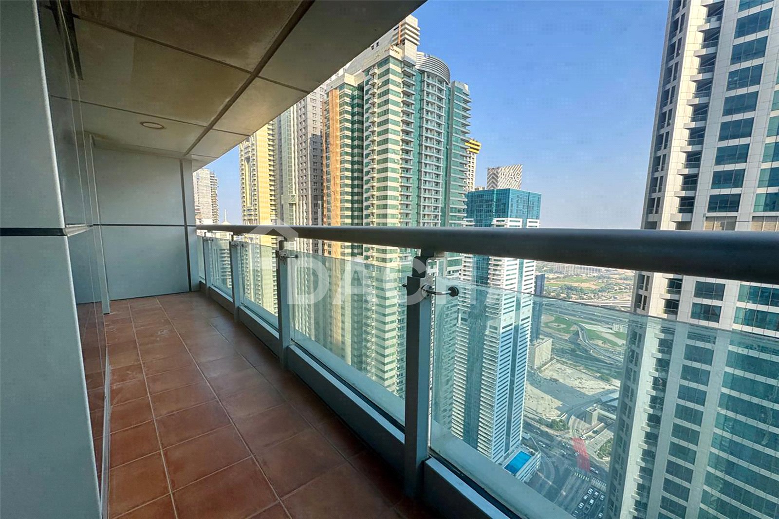 High Floor | Spacious | Close to Tram