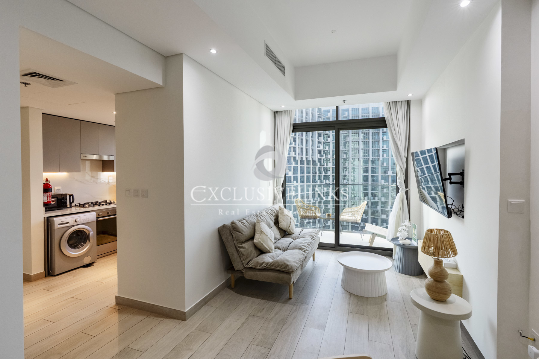 Burj Khalifa View | Fully Furnished | Vacant