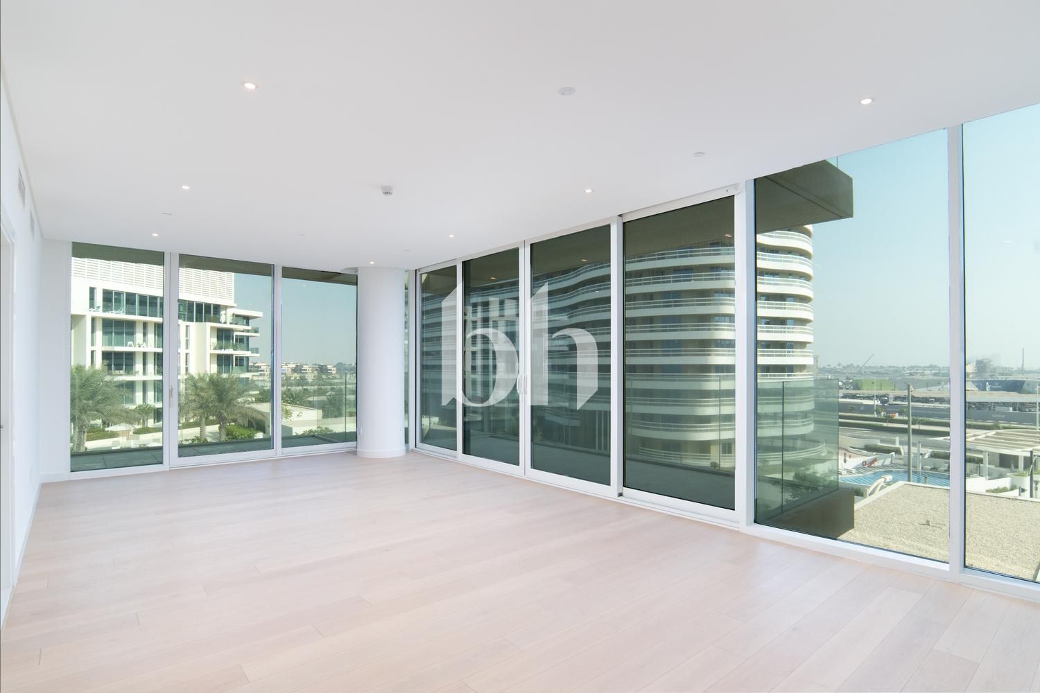 Luxurious | Partial Sea View | Plus Maids Room