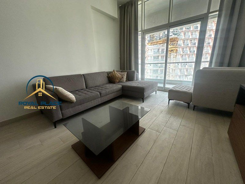 PRIME LOCATION- SPACIOUS LAYOUT- READY TO MOVE