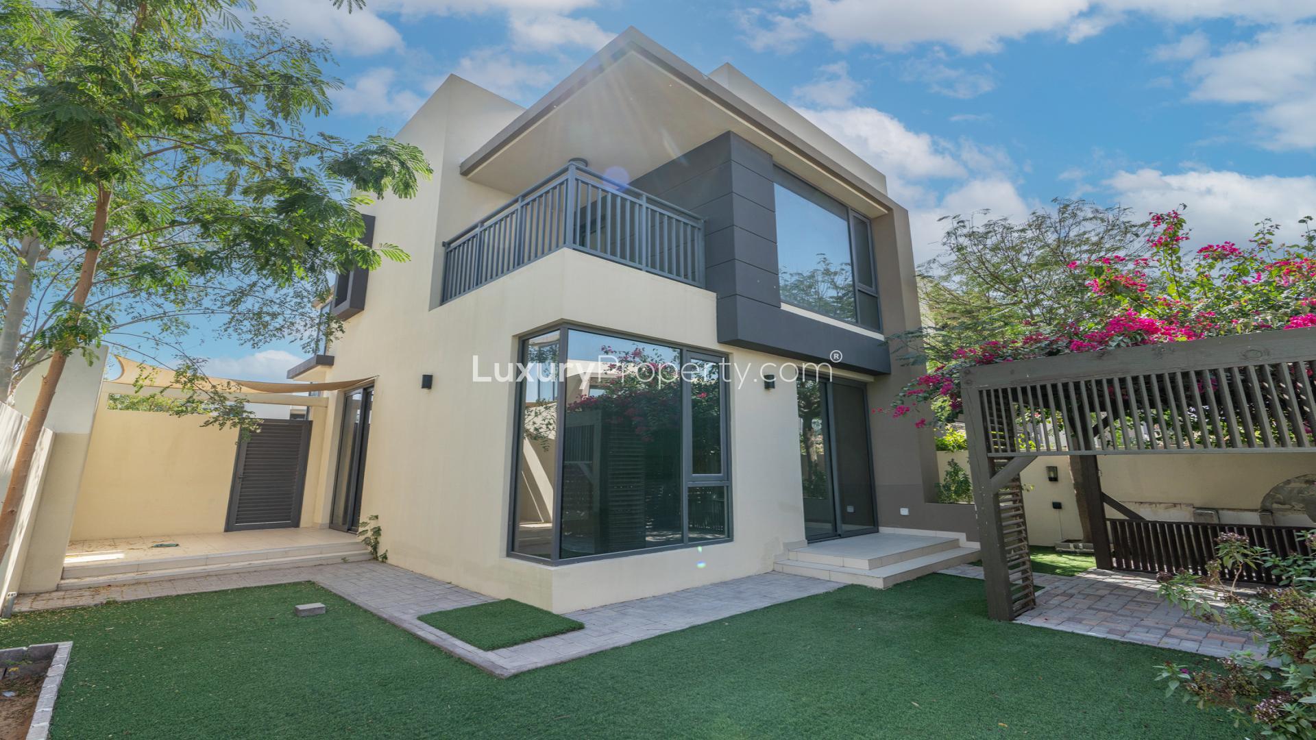 Spacious Luxury Maple 2 for Rent | 4 Beds + Maid