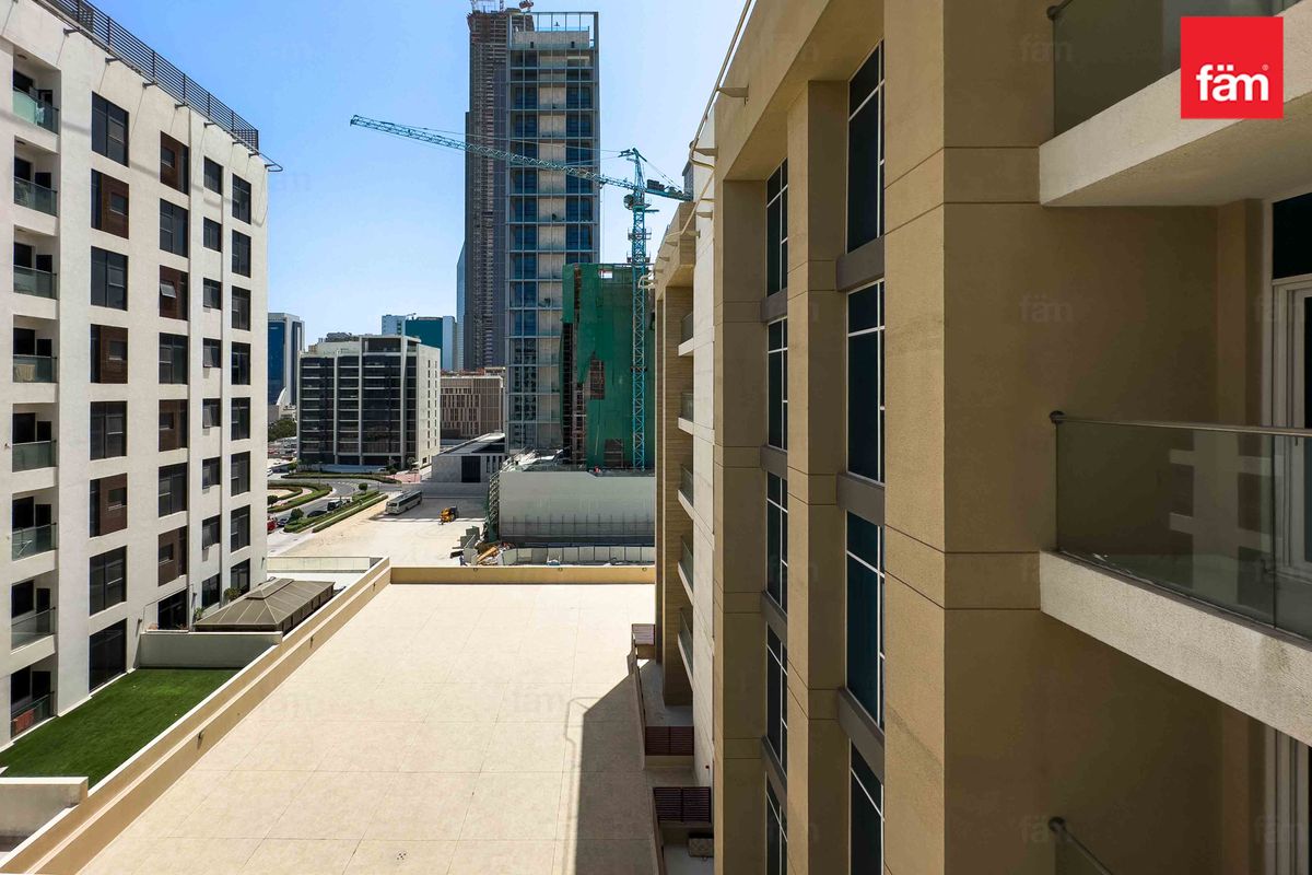Near Metro| Best Location| Free hold