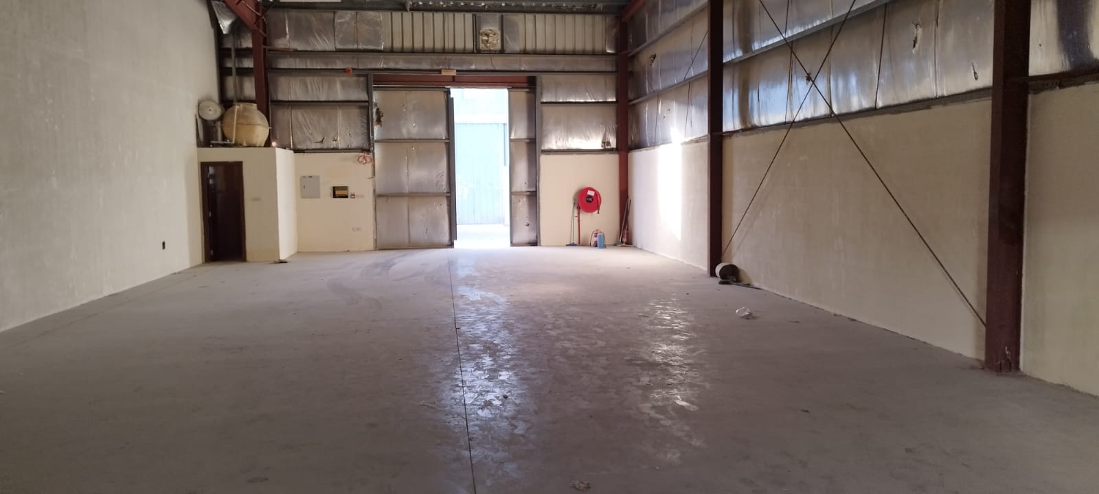 Warehouse 2500 Sq ft in Industrial area no. 18
