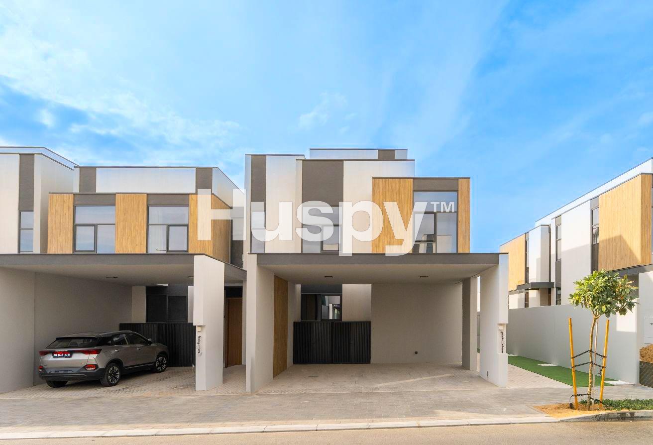 Close to Amenities | Landscaped | Single Row