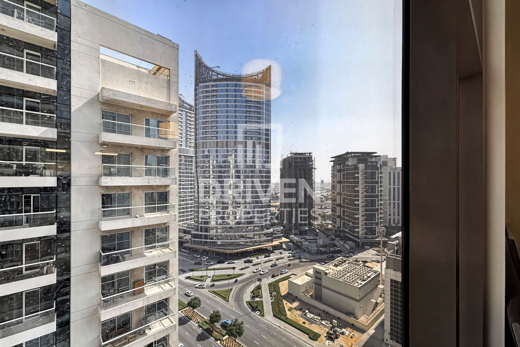 Ready to Move in | Balcony | Good Location