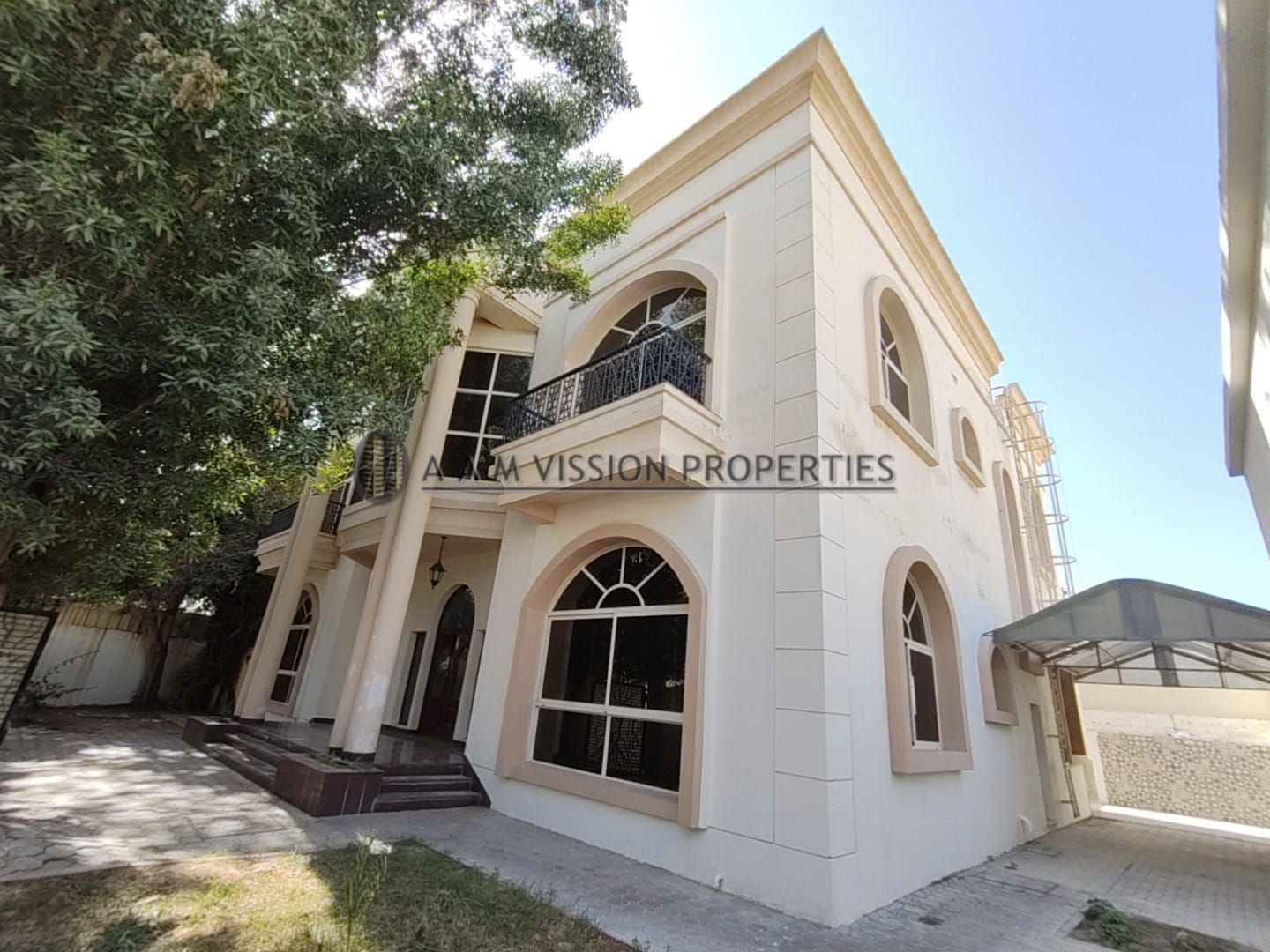 HUGE VILLA | 7BEDROOM + MAJLIS + MAID ROOM | PRIME LOCATION