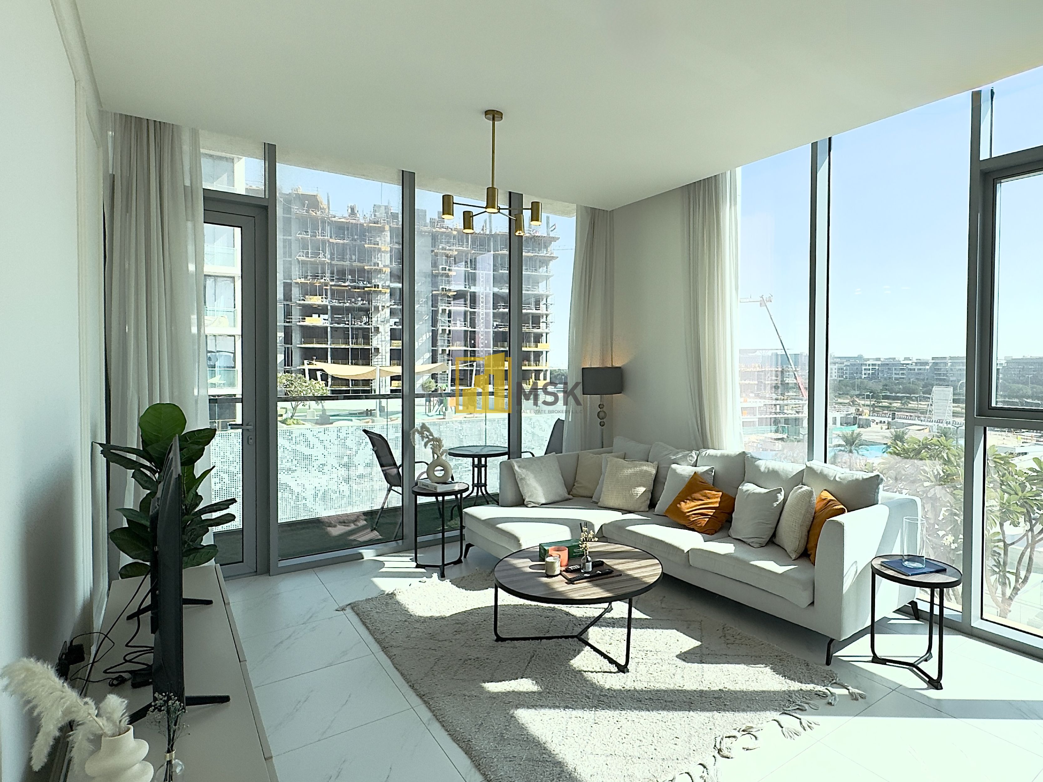 Light-Filled 1BR | Corner Layout