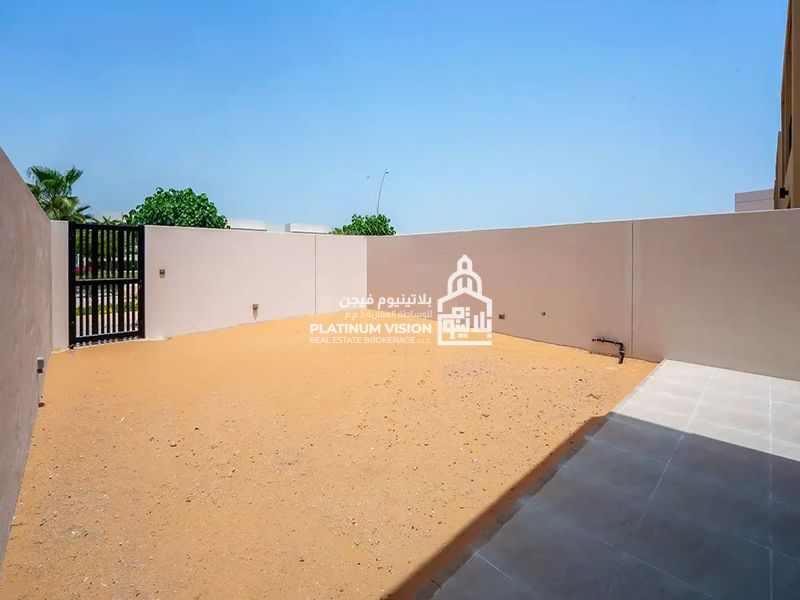 SINGLE ROW | Brand New | Big Private Yard | Close to Facilities