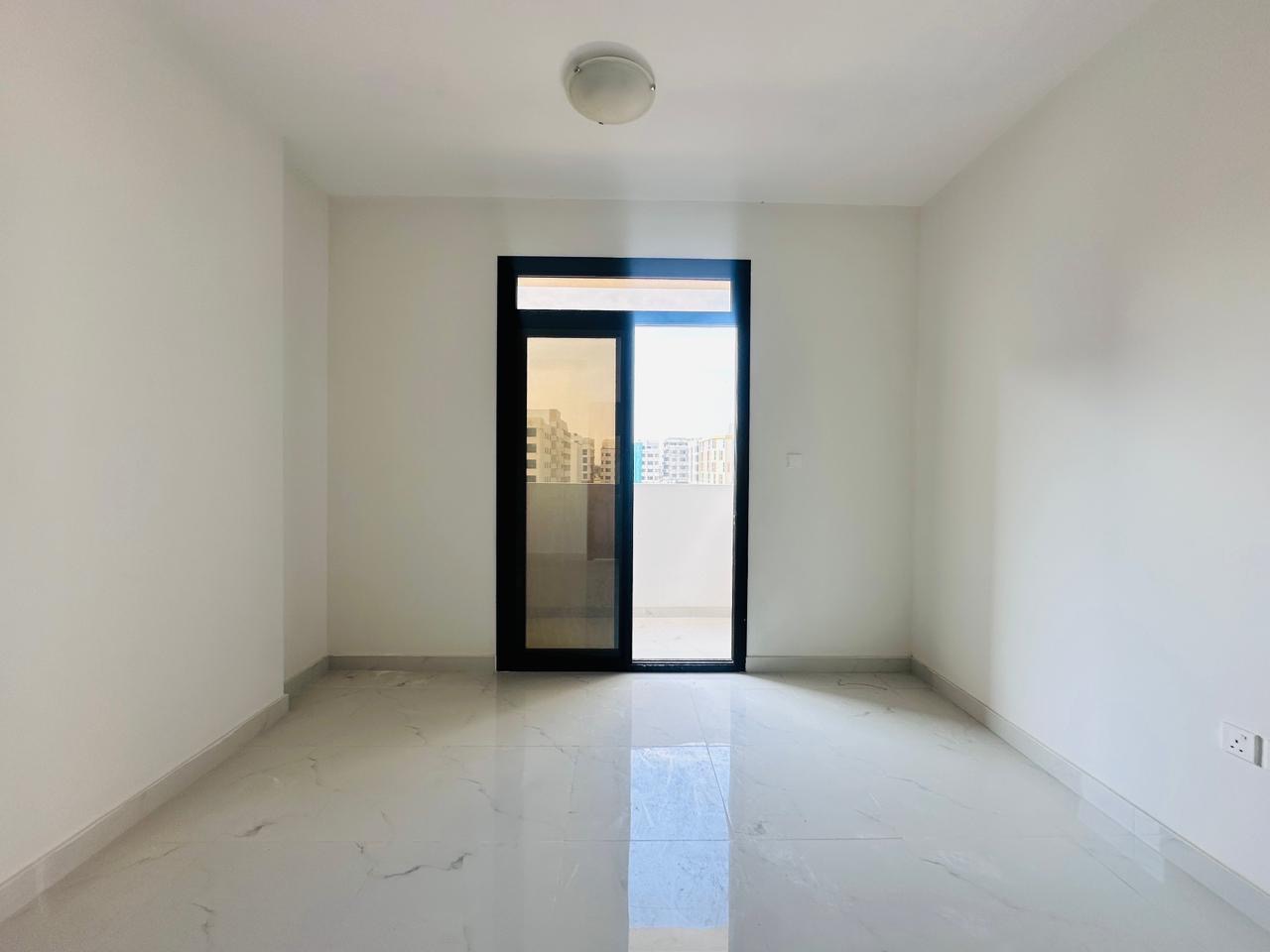Luxury 1bhk 2washroom with balcony 12chque payment in Al jada Sharjah