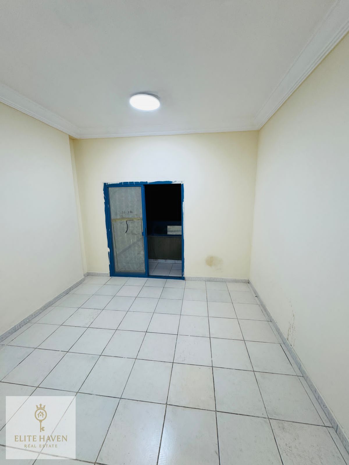 Family building 2 bhk with close Hall . Balcony. near Sahara center with 6 cheque
