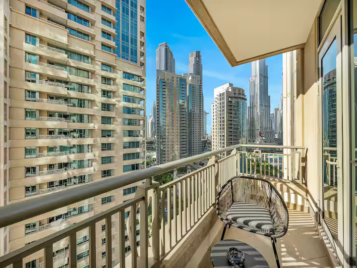 Burj View Dreamstay 1BR | Mins to Dubai Mall