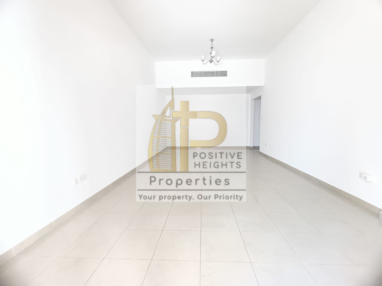 Prime Location | 2 Bhk With Balcony | Only For Family | Ready Unit