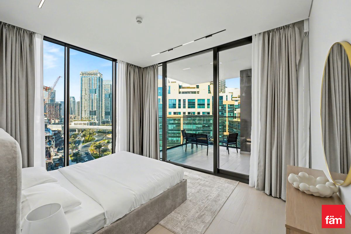 Burj Khalifa And Canal View | Jacuzzi | Big Layout
