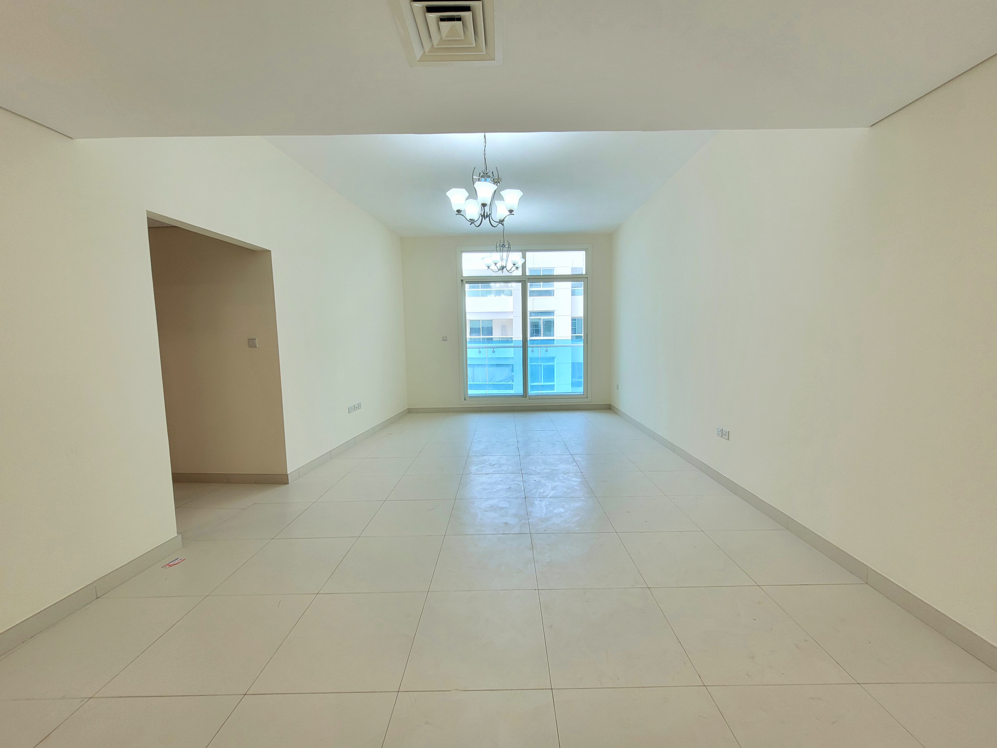 VERY SPACIOUS 2 BEDROOM APARTMENT AT THE MAIN LOCATION READY TO MOVE.