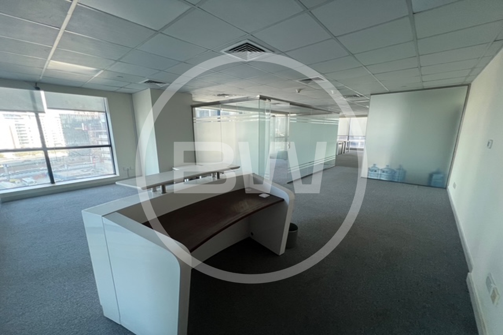 VACANT | LAKE VIEW | PARTITION | OPEN SPACE