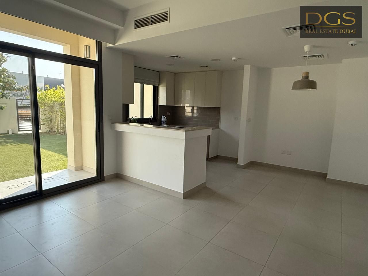 3 BR Villa | Huge Layout | Unfurnished