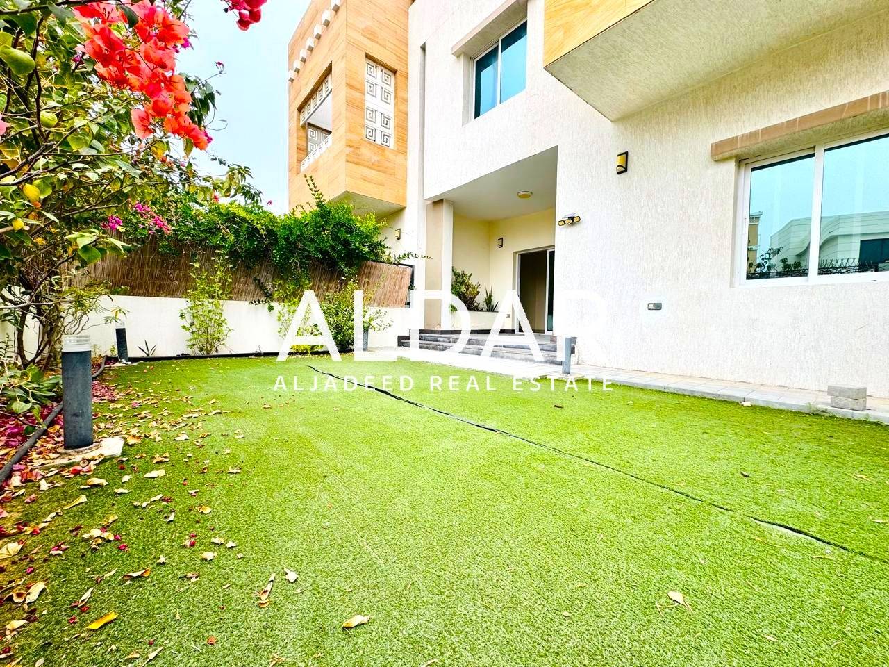 Well Maintained|Maid And Store Room|Private Lawn