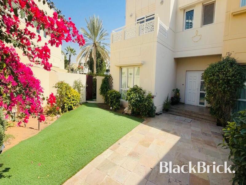 LAKE-FACING TYPE 9 | VACANT MARCH | FULL PRIVACY